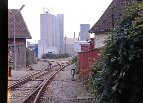 Danemark-1983-Fakse-Ladeplads-Bahnhof-DSB-Schmalsprurbahn-Strasenbahnmuseum-Dieter-Schwerdtfeger-Stormerner-Kreisrachiv-1.jpg
