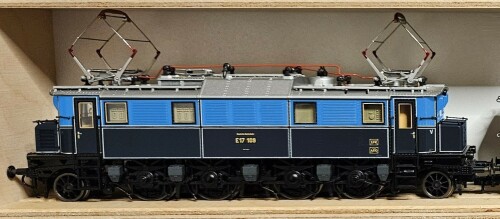 a-Karwendel-Express-E-04-DRG-BR-104.jpg