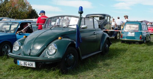 20231003-Oldtimertreffen-Ammersee-VW-Kafer-1-Polizei-Cabrio.jpg