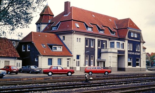 Schleswig-1987-Bahnhof-Altstadt-b-1.jpg