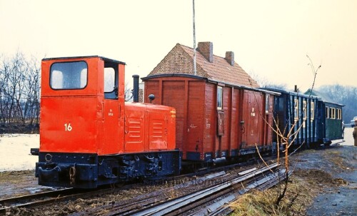 c-Deinste-Bahnhof-1979-FeldbahnSchmalspur-600mm-1.jpg