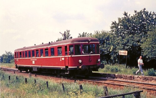 m-1974-Nordsode-VT-137Bahnhof-2.jpg