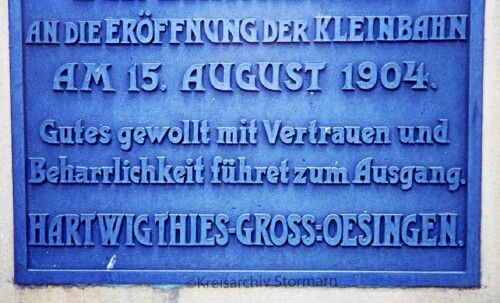 Gros-Oesingen-Bahnhof-1974-Gedenktafel.jpg