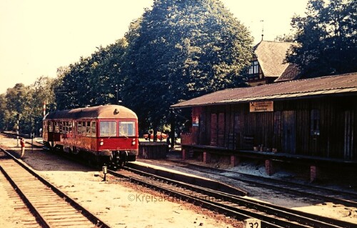 Gros-Oesingen-Bahnhof-1974-MAK-Triebwagen-OHE-3.jpg