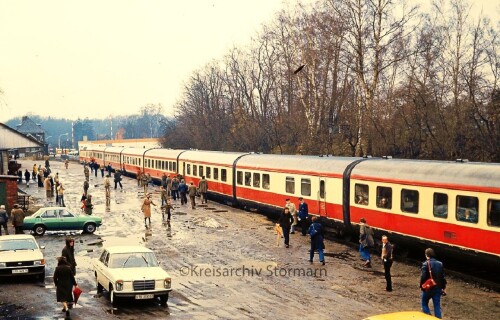 Harsefeld-Bahnhof-1979-VT-11.5-BR-601-IC-von-Bremen-Eisenbahnmuseum-Besuch-3.jpg