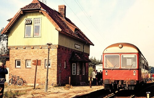 Luhrsbockel-Bahnhof-1976-MAK-Triebwagen-0.jpg