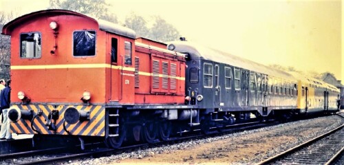 V-36-1980-Harsefeld-Bahnhof-DoSto-LBE-Lubeck-Buchener-Eisenbahn-Doppelstockwagen.jpg