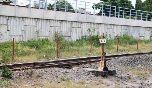 20240225 Daressalam Bahnhof Schienen Schwellen Signale Weichenzunge Stellhebel (6)