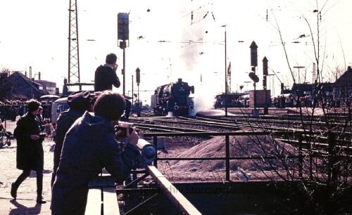 1983-Celle-Bahnhof-BR-01-150-ozeanblau-beige-UIC-1.jpg