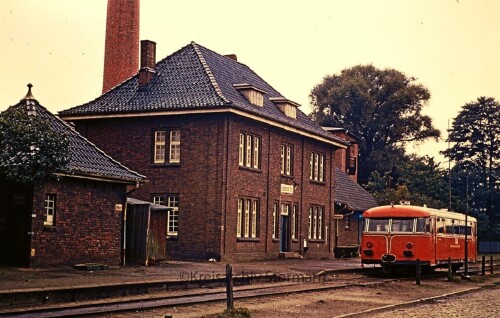 Buxtehude-Bahnhof-1967-VT-95-Schienenbus-Prototyp-2.jpg