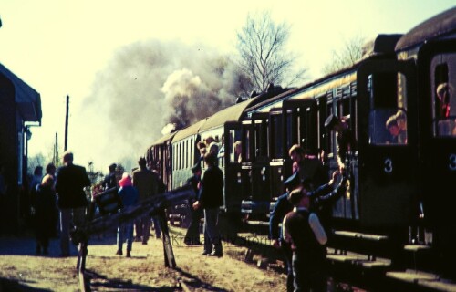 1974-Harsefeld-Bahnhof-Preusenwagen-a-3.jpg