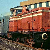 Delmenhorst-Sud-Bahnhof-1982-V-60-Deutz-LOK-7-der-DHE-LBE-Doppelstockwagen