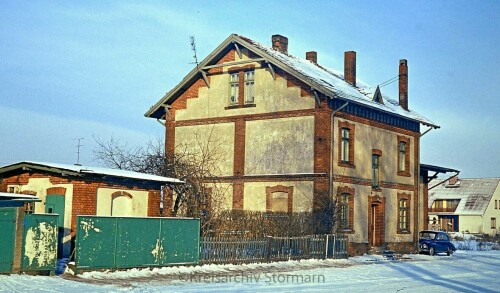 1969-Kreisbahnhof-Trittau-vor-dem-Abris.jpg