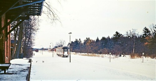 Trittau-Bahnhof-1969-BR-212-Silberling-Nahverkehrszug-Umsetzen-1.jpg