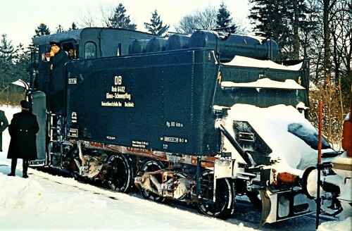 Trittau-Bahnhof-BR-212-1969-Schneepflug-BR-212-V100-DB-1.jpg