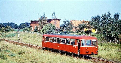 1967-Trittau-Bahnhof-BR-698-VT-98-Schienenbus.jpg