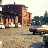 1972-Trittau-Bahnhof-Parkplatz-Mercedes-Ford-Opel-VW-2