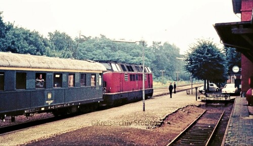 1974-Trittau-Bahnhof-Militar-Bundeswehr-Manover-BR-221-115-2.jpg