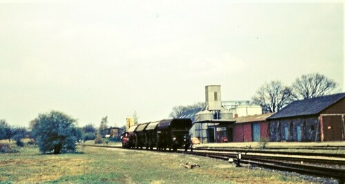 1976-Trittau-Bahnhof-Rangierarbeiten-BR-323-Kof-III-2.jpg