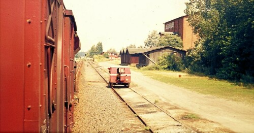 Barkhorst_Bahnhof_Haltestelle_1975_Draisine_DB.jpg