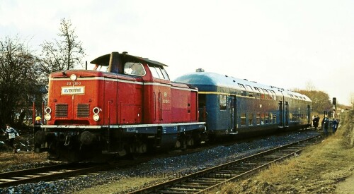 Barkhorst_Bahnhof_Haltestelle_1980_VLV_LBE_DoSto_Doppelstockwaggon.jpg