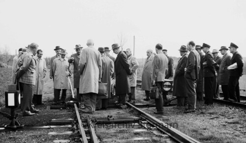 Dwerkathen_Bahnhof_Haltestelle_1958_Eisenbahnunfall_mit_einem_Toten_Schienenbus_VT98-2.jpg