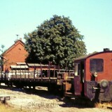 Dwerkathen_Bahnhof_Haltestelle_1976_Verladung_Rohre_Kof2