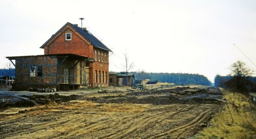 Dwerkathen_Bahnhof_Haltestelle_1977_Schieneruckbau_Stilllegung_Bahnstrecke_Schwarzenbek_Bad_Oldesloe-8.jpg