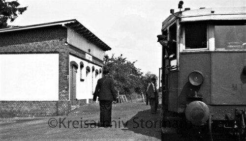 Grohnwoldt_Bahnhof_Haltestelle_1950_sudstormarnsche_Kreisbahn.jpg