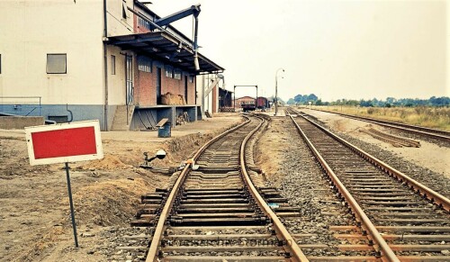 Mollhagen_Bahnhof_Haltestelle_1975_Raiffeisen_Eisenbahn_DB-4.jpg