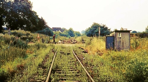 Mollhagen_Bahnhof_Haltestelle_1977_Raiffeisen_Eisenbahn_DB-2.jpg