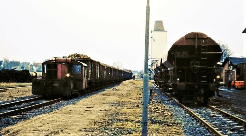 Mollhagen_Bahnhof_Haltestelle_1977_Raiffeisen_Eisenbahn_DB_Kof_II-3.jpg