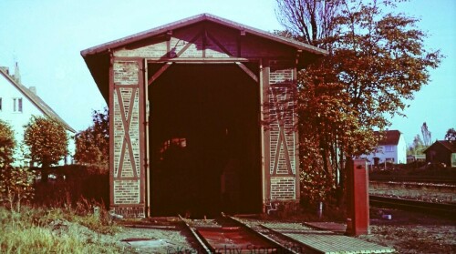 Schwarzenbek_Bahnhof_1965_Lokschuppen.jpg