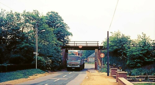 Sprenge_Bahnhof_Haltestelle_1976_nach_der_Stillllegung_der_Bahn_DB-1.jpg