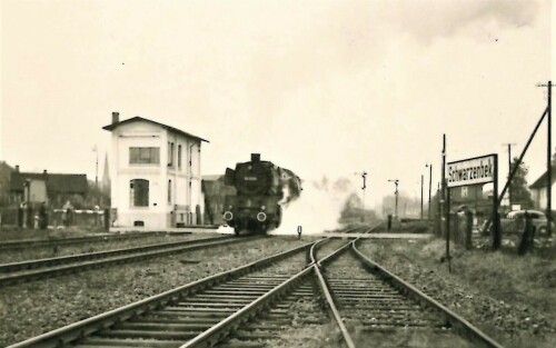 schwarzenbek_Bahnhof_1960_Stellwerk_BR03.jpg