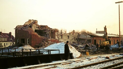Abris_altes_Stellwerk_1976_bad_oldesloe_bahnhof_Bahnhofsmodernisierung-1.jpg