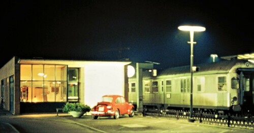 Bad_Oldesloe_Bahnhof_1979_bei_Nacht_Lichtsignale-2.jpg