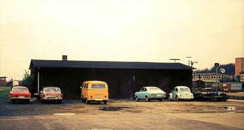 bahnhof_bad_oldesloe1977_Mitarbeiterparkplatz.jpg