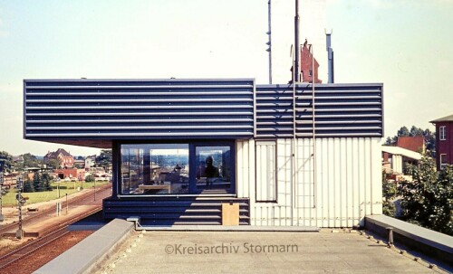 Bad_Oldesloe_Bahnhof_1979-4_Stellwerk.jpg