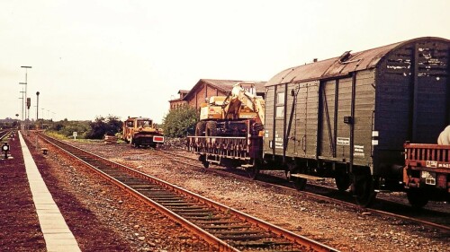 Schienen_Baufahrzeuge_Bahn_DB_Bad_Oldesloe_Bahnhof_1979-7.jpg