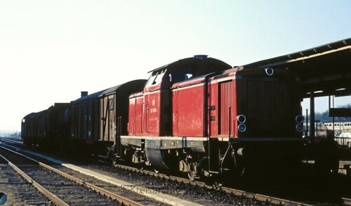 V100_BR-212_031_bahnhof_badoldesloe_1979_Dampflok_Verschrottung.jpg