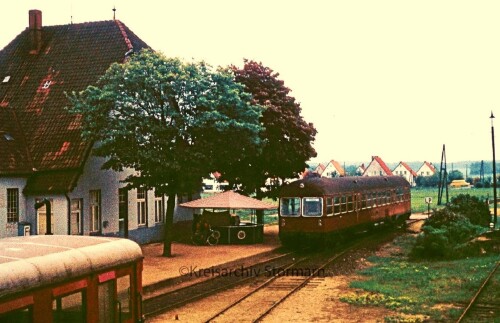 Bahnhof_Tulau-Fahrenhorst_1974_MAK_Triebwagen_Triebfahrzeug-1.jpg