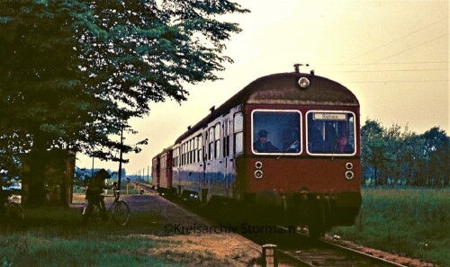 Benitz-Wieswedel-Bahnhof-1974-MAK-Triebwagen.jpg