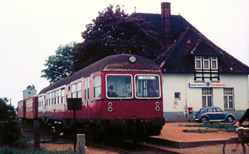 MAK_Triebwagen_Brome_Bahnhof_1974-1.jpg