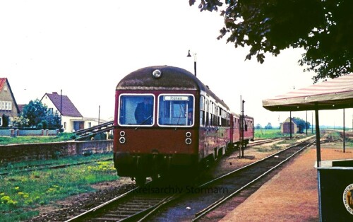 MAK_Triebwagen_Brome_Bahnhof_1974-2.jpg