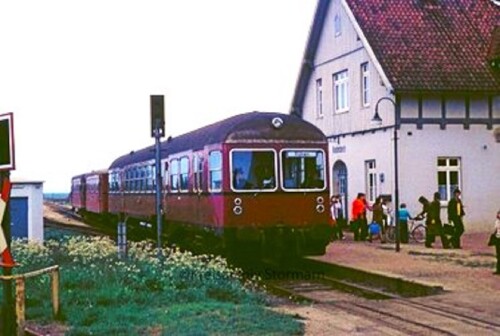Radenberg-1974-Bahnhof-Mak-Triebwagen.jpg
