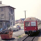 Amelinghausen_Bahnhof_1975_Mak_Triebwagen_Beiwagen-2