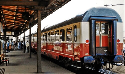 BR_218_457_Bahnhof_Gerhard_Stoltenberg_Wahlkampf_Tour_Heimatort_Bad_Oldesloe_1977_Sonderzug_TEE_BAvaria_Trans_Europ_Express-2.jpg