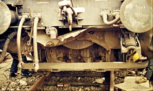 Entgleisung_Aufgleisung_V_200_BR_220_Bahnhof_-Bad_Oldesloe_Prellbock_uberfahren_1974-10.jpg
