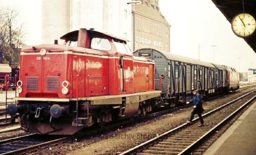 Entgleisung_Aufgleisung_V_200_BR_220_Bahnhof_-Bad_Oldesloe_Prellbock_uberfahren_1974-14.jpg